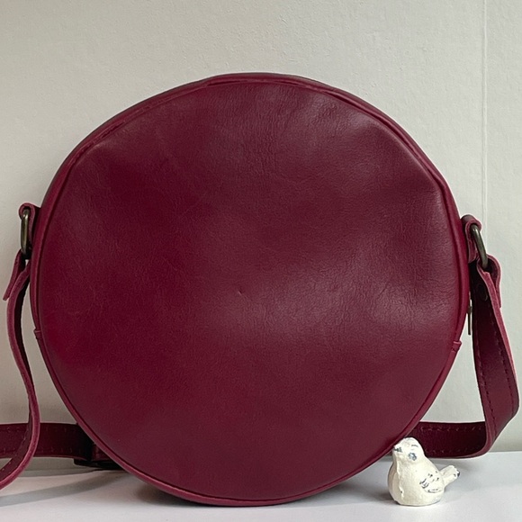 Portland Leather Crossbody Bag - Picture 4 of 16